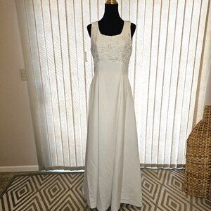 Venus Bridal White Size 6